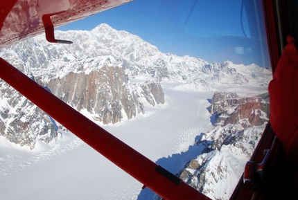 La grande traversata del Denali - Michele Barbiero e Giuliano De Marchi tra marzo e aprile hanno compiuto la traversata del Denali (Mount McKinley 6.192) in Alaska. Una bella avventura e un gran tour di 115 km passando per la (freddissima) cima della montagna più alta del Nord America...