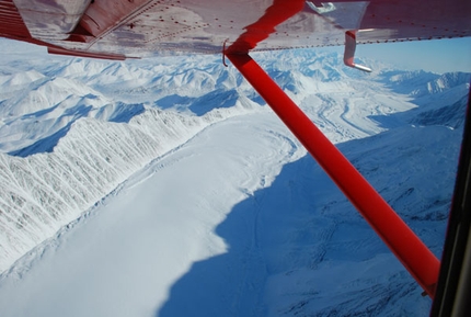 La grande traversata del Denali - Michele Barbiero e Giuliano De Marchi tra marzo e aprile hanno compiuto la traversata del Denali (Mount McKinley 6.192) in Alaska. Una bella avventura e un gran tour di 115 km passando per la (freddissima) cima della montagna più alta del Nord America...