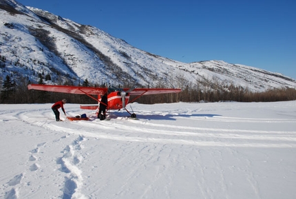 La grande traversata del Denali - Michele Barbiero e Giuliano De Marchi tra marzo e aprile hanno compiuto la traversata del Denali (Mount McKinley 6.192) in Alaska. Una bella avventura e un gran tour di 115 km passando per la (freddissima) cima della montagna più alta del Nord America...