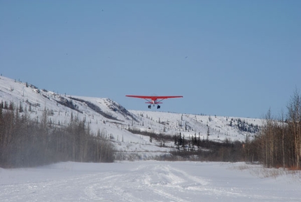 La grande traversata del Denali - Michele Barbiero e Giuliano De Marchi tra marzo e aprile hanno compiuto la traversata del Denali (Mount McKinley 6.192) in Alaska. Una bella avventura e un gran tour di 115 km passando per la (freddissima) cima della montagna più alta del Nord America...