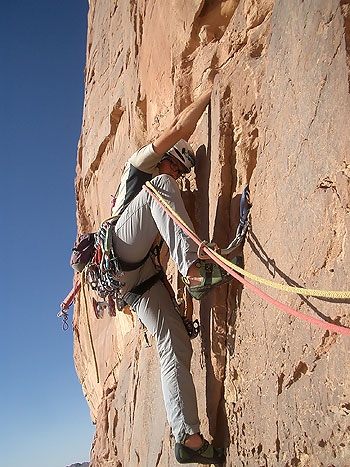 Arrampicare nel Wadi Rum - Al confine tra la Giordania e l' Arabia Saudita, il deserto del Wadi Rum, per vivere l'arrampicata da mille e una notte...