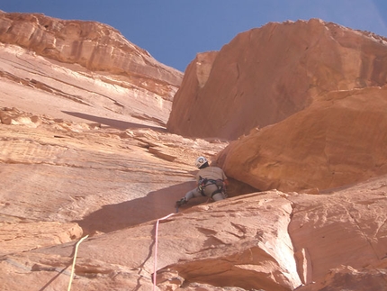 Arrampicare nel Wadi Rum - Al confine tra la Giordania e l' Arabia Saudita, il deserto del Wadi Rum, per vivere l'arrampicata da mille e una notte...