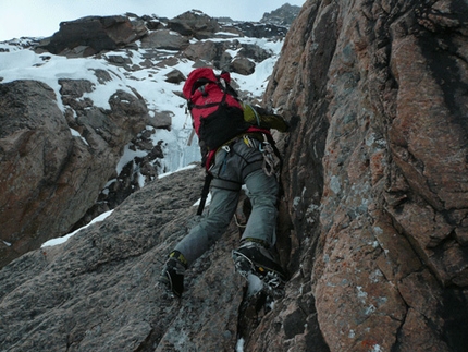 Spitzbergen climbing Expedition to the Atomfjella mountains - In April a mixed Slovenian – Swiss - German headed to Spitzbergen in Norway where they made numerous mixed first ascents. 