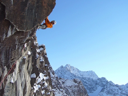 Spitzbergen climbing Expedition to the Atomfjella mountains - In April a mixed Slovenian – Swiss - German headed to Spitzbergen in Norway where they made numerous mixed first ascents. 