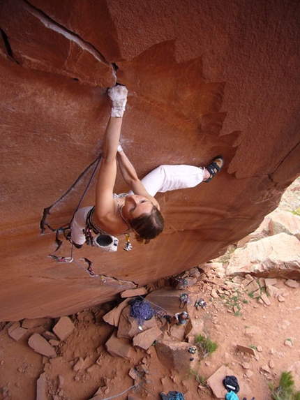 Martina Cufar: rock climbing in Yosemite, Indian Creek and more - From 15 April to 15 June Martina Cufar travelled to the U.S.A. for her first taste of Indian Creek, Yosemite, Tuolome Meadows and the Needles...