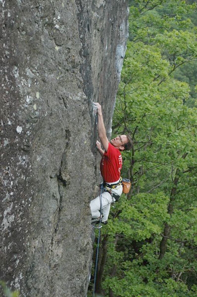 Lake District UK: arrampicata trad a cura di Erik Svab - Erik Švab, Igor Îerjal, Stefano Staffetta e Klemen Premrl visitano il Lake District e ripetono diverse vie con difficoltà fino all'E8 in stile onsight e lavorato veloce in compagnia del mitico Dave Birkett, uno degli arrampicatori più forti ed eclettici del Regno Unito.