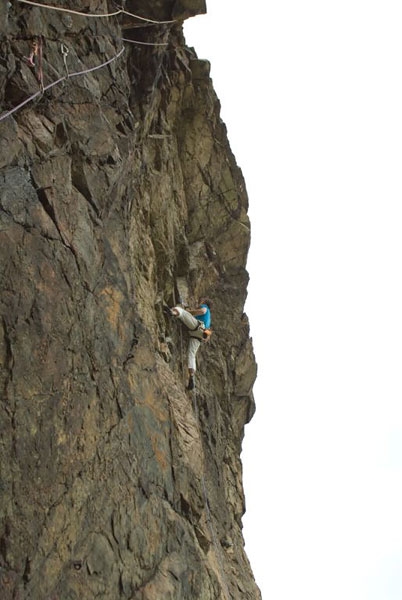 Lake District UK: arrampicata trad a cura di Erik Svab - Erik Švab, Igor Îerjal, Stefano Staffetta e Klemen Premrl visitano il Lake District e ripetono diverse vie con difficoltà fino all'E8 in stile onsight e lavorato veloce in compagnia del mitico Dave Birkett, uno degli arrampicatori più forti ed eclettici del Regno Unito.