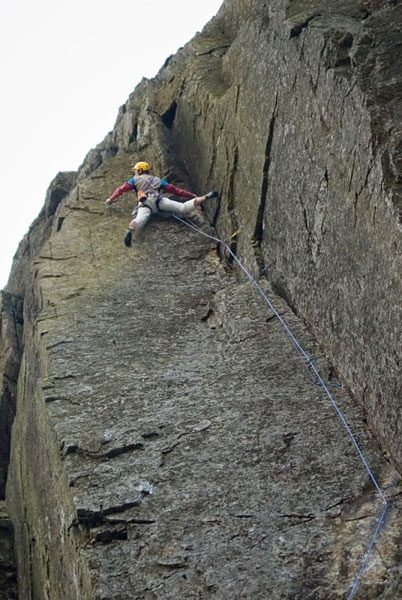 Lake District UK: arrampicata trad a cura di Erik Svab - Erik Švab, Igor Îerjal, Stefano Staffetta e Klemen Premrl visitano il Lake District e ripetono diverse vie con difficoltà fino all'E8 in stile onsight e lavorato veloce in compagnia del mitico Dave Birkett, uno degli arrampicatori più forti ed eclettici del Regno Unito.