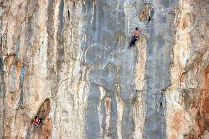 Hotel Supramonte fast repeat by Christian Bindhammer and Damaris Knorr - Christian Bindhammer and Damaris Knorr have repeated the multi-pitch Hotel Supramonte (8b) in the Gola di Gorroppu, Sardinia.