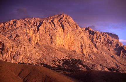 Tempus fugit - Ala Daglar new route in Turkey - From 2 - 17 June Mauro Florit, Marco Sterni, Umberto Iavazzo and Massimo Sacchi made the first ascent of 