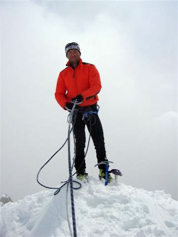 50 giorni per 106 vette delle Dolomiti - Il grande viaggio di Franco Nicolini e Mirco Mezzanotte su 106 cime delle Dolomiti oltre i 3000 metri: 50 giorni di sola montagna e scalata, spostandosi a piedi o in mountainbike.