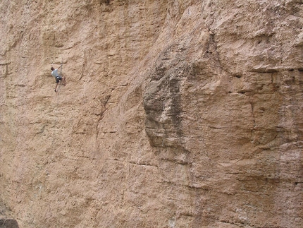 La Turchia, l’Ala Daglar e l’arrampicata dei colori - Tra le falesie della Kazikli Valley e le pareti della Ala Daglar (Anatolia meridionale, Turchia) Maurizio Oviglia ci propone un viaggio tra i colori e le emozioni della Turchia verticale.