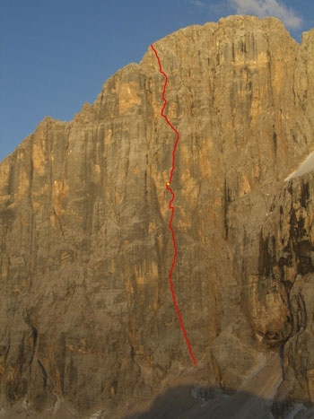 Nuvole Barocche alla Civetta: prima ripetizione per Baù e Beber - Il 15-16 luglio prima ripetizione per Alessandro Baù e Alessandro Beber di Nuvole Barocche (1240m, IX sup., A2) sulla parete nord ovest della Civetta (Dolomiti) aperta da Venturino De Bona e Piero Bez nel 1999.