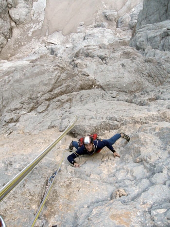 Nuvole Barocche alla Civetta: prima ripetizione per Baù e Beber - Il 15-16 luglio prima ripetizione per Alessandro Baù e Alessandro Beber di Nuvole Barocche (1240m, IX sup., A2) sulla parete nord ovest della Civetta (Dolomiti) aperta da Venturino De Bona e Piero Bez nel 1999.