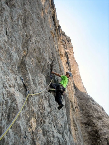 Nuvole Barocche alla Civetta: prima ripetizione per Baù e Beber - Il 15-16 luglio prima ripetizione per Alessandro Baù e Alessandro Beber di Nuvole Barocche (1240m, IX sup., A2) sulla parete nord ovest della Civetta (Dolomiti) aperta da Venturino De Bona e Piero Bez nel 1999.