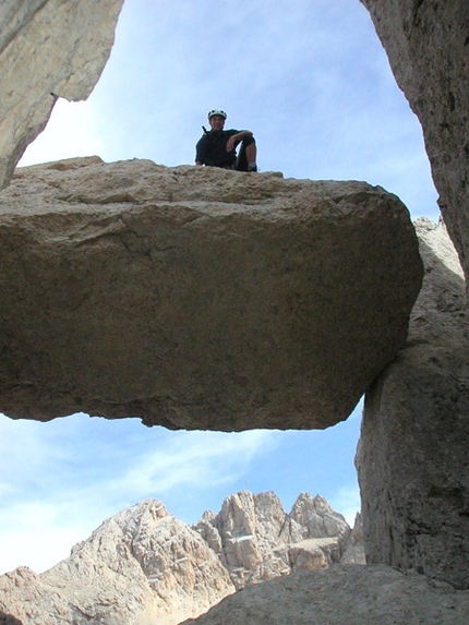 Gran Sasso d'Italia - La spettacolare Finestra della Chiaraviglio