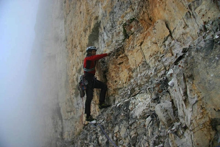 Donnafugata Torre Trieste, first free ascent by Mauro Bubu Bole - On 04/07/2007 Mauro 'Bubu' Bole and Gabriele Gorobey carried out the first free ascent of Donnafugata (750m; max 8a), first ascended by Christoph Hainz and Roger Schäli in 2004 on the S Face of Torre Trieste, Civetta, Dolomites.