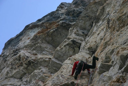 Donnafugata Torre Trieste, first free ascent by Mauro Bubu Bole - On 04/07/2007 Mauro 'Bubu' Bole and Gabriele Gorobey carried out the first free ascent of Donnafugata (750m; max 8a), first ascended by Christoph Hainz and Roger Schäli in 2004 on the S Face of Torre Trieste, Civetta, Dolomites.