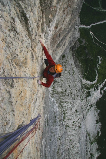 Donnafugata Torre Trieste, first free ascent by Mauro Bubu Bole - On 04/07/2007 Mauro 'Bubu' Bole and Gabriele Gorobey carried out the first free ascent of Donnafugata (750m; max 8a), first ascended by Christoph Hainz and Roger Schäli in 2004 on the S Face of Torre Trieste, Civetta, Dolomites.