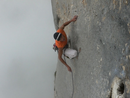 Solo per vecchi guerrieri repeated by Riccardo Scarian - Riccardo Scarian has made the third ascent of Solo per vecchi guerrieri, the multi-pitch desperate first ascended by  Maurizio “Manolo” Zanolla on the north face of 
