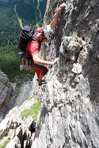 Nuova via sulla parete sud - est del Col dei Bos. - Lo scorso maggio Paolo Da Pozzo e Giuseppe Ghedina hanno aperto 