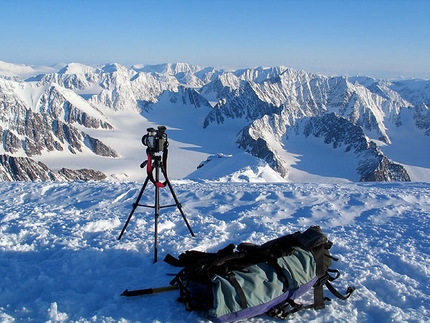 Atomfjella Spitzbergen Spedizione 2007 - In Aprile 2007 una spedizione slovena – svizzera - tedesca si è recata nella catena montuosa dell' Atomfjella nello Spitzbergen, Svalbard, Norvegia dove ha realizzato numerose prime salite.