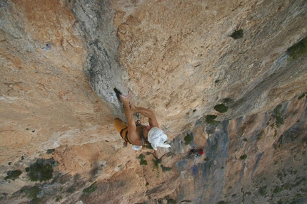 Bubu Bole repeats Mezzogiorno di fuoco in Sardinia - On 23/08 Mauro Bubu Bole carried out the first repeat of 'Mezzogiorno di fuoco' (8b max, 7c obligatory, expo) on Punta Giradili, Sardinia.