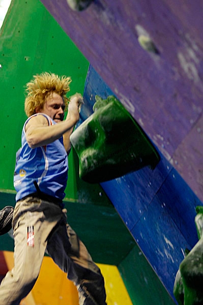 IX Climbing World Championship Aviles: Qualificazioni Boulder Maschile - 20/09 nel mondiale di Aviles (Spagna) le qualificazioni maschili del Boulder hanno visto il passaggio del turno di 20 atleti. Gli azzurri Christian Core (2°) e Lucas Preti (9°) volano in semifinale. La classifica provvisoria vede al comando Daniel Dulac (Fra) e Sang-Won Son (Kor).