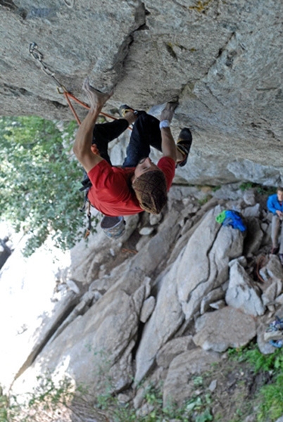 Simone Pedeferri - Simone Pedeferri alla Grotta del Ferro in Val di Mello