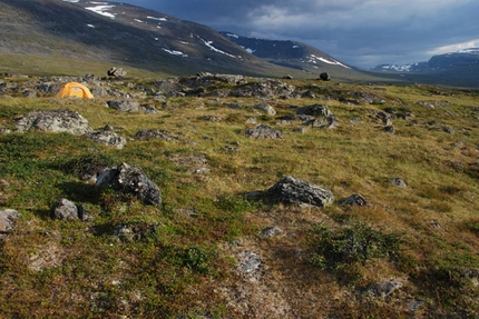 Kungsleden, il trekking dei grandi orizzonti - Annalisa Porporato e Franco Voglino presentano, per immagini e parole, il Sentiero del Re ovvero un viaggio – trekking di 150 km tra i paesaggi, solitari e poetici, della Lapponia svedese.