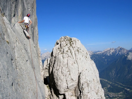 Filtro Magico on Spiz d’Agner repeated by Roverato and De Giuli - On 22/09 Alessio Roverato and Alberto De Giuli repeated Filtro Magico, XI A3 on the south face of the Spiz D’Agner (Dolomites).