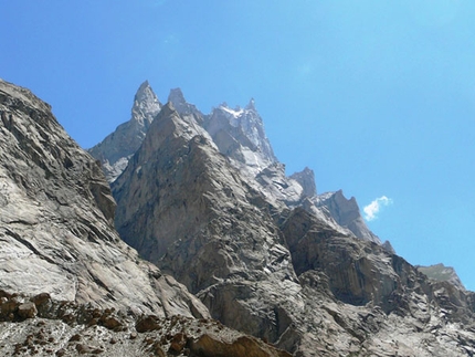 Alpinismo: nuova via sull’ Igor Brakk (Pakistan) - In luglio Agostino Cittadini, Maurizio Felici, Alessandro Palmerini e Toni Caporale hanno aperto Inshallah  (VII, A0, ghiaccio 70°) sull’ Igor Brakk (5010m), Nangmah Valley, Pakistan.