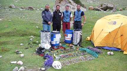 Alpinismo: nuova via sull’ Igor Brakk (Pakistan) - In luglio Agostino Cittadini, Maurizio Felici, Alessandro Palmerini e Toni Caporale hanno aperto Inshallah  (VII, A0, ghiaccio 70°) sull’ Igor Brakk (5010m), Nangmah Valley, Pakistan.