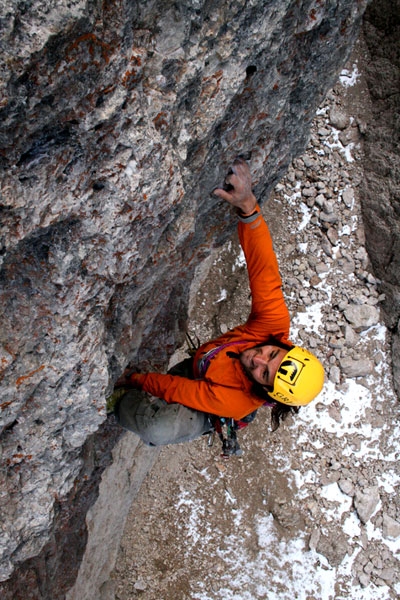 Back to the future in 333 moves - On 16/09/2007 the South Tyroleans Martin and Florian Riegler made the first free ascent of Zurück in die Zukunft - Ritorno al futuro (X-), the route they had first ascended on 18 August 2007 on the north face of Torre Putia, in the Puez-Odle group in the Dolomites (Italy).