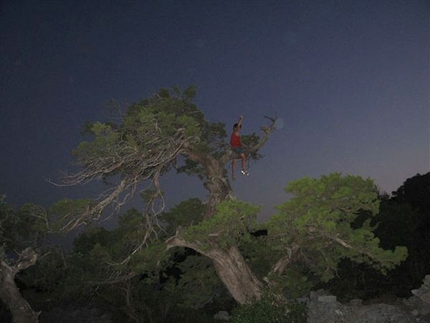 La Sardegna a-vista con Manolo - Appunti di viaggio di Manolo nell’Isola del tesoro, tra mare, cielo e pietra. Una mappa per arrampicare, vagabondare e respirare l’aria selvaggia e libera della Sardegna.