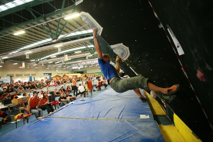 A Gabriele Moroni e Roberta Longo la Coppa Italia Boulder - Il 7/10 Gabriele Moroni e Roberta Longo vincendo la quarta ed ultima tappa a Bergamo si sono aggiudicati la Coppa Italia Boulder 2007