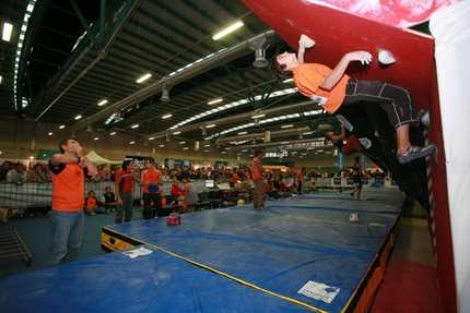 A Gabriele Moroni e Roberta Longo la Coppa Italia Boulder - Il 7/10 Gabriele Moroni e Roberta Longo vincendo la quarta ed ultima tappa a Bergamo si sono aggiudicati la Coppa Italia Boulder 2007