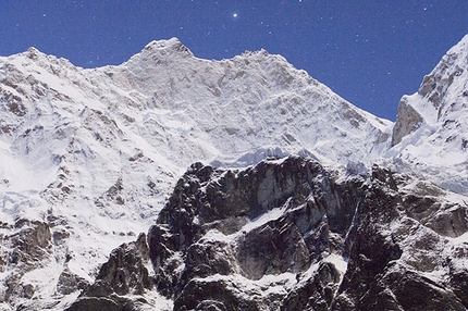 Jannu West Ridge climbed by Babanov and Kofanov - On 21/10/2007 Valeri Babanov and Sergey Kofanov carried out an outstanding ascent of the unclimbed west ridge of Jannu (7710m) in pure alpine style.