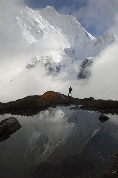 Jannu West Ridge climbed by Babanov and Kofanov - On 21/10/2007 Valeri Babanov and Sergey Kofanov carried out an outstanding ascent of the unclimbed west ridge of Jannu (7710m) in pure alpine style.