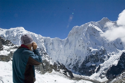 Jannu: cresta ovest per Babanov e Kofanov - Il 21/10/2007 Valeri Babanov e Sergey Kofanov sono riusciti in un'impresa da sogno: salire la inviolata cresta ovest dello Jannu (7710m), Nepal, in puro stile alpino.