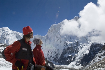 Jannu West Ridge climbed by Babanov and Kofanov - On 21/10/2007 Valeri Babanov and Sergey Kofanov carried out an outstanding ascent of the unclimbed west ridge of Jannu (7710m) in pure alpine style.