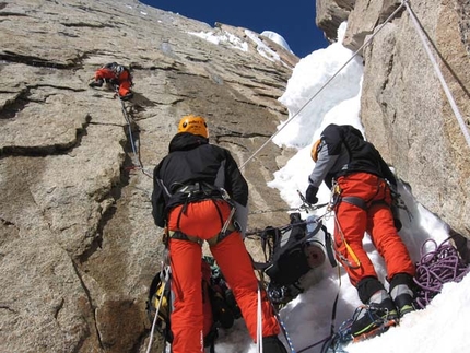 Patagonia: Cerro Standhardt, Punta Herron and Torre Egger traverse - From 21 to 23/11/2007 Ermanno Salvaterra, Alessandro Beltrami, Mirko Mase and Fabio Salvadei accomplished the traverse of Cerro Standhardt, Punta Herron and Torre Egger in the Cerro Torre group in Patagonia. The Italian mountaineers turned back from the Col of Conquest beneath Cerro Torre due to risk of avalanches.