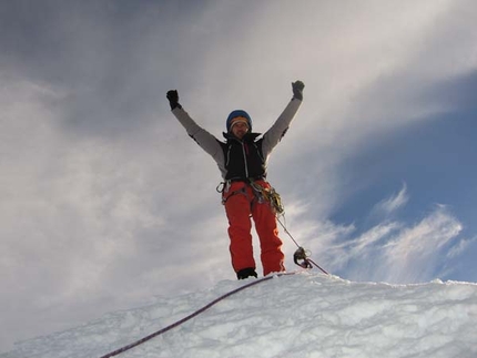 Patagonia: traversata Standhardt, Herron, Egger per Salvaterra, Beltrami, Masè, Salvadei - Dal 21 al 22/11 Ermanno Salvaterra, Alessandro Beltrami, Mirko Masè e Fabio Salvadei hanno compito la traversata Cerro Standhardt, Punta Herron, Torre Egger nel Gruppo del Cerro Torre (Patagonia). Il team trentino ha poi rinunciato alla salita del Cerro Torre, quando ormai era sopra al Colle della Conquista, per il grande pericolo di scariche dovute alle alte temperature.