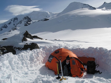 Cerro Mariano Moreno for Monego and Cominetti - On 14/11 Giulia Monego and Marcello Cominetti reached the summit of  Cerro Mariano Moreno 3456m (Hielo Continental Sur, Patagonia).