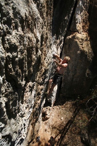 Madagascar rock climbing paradise! - In October and November 2007 Albert Leichtfried traveled to Madagscar and discovered the island climbing paradise. In addition he added a further five routes in his new sector Honeymoon.