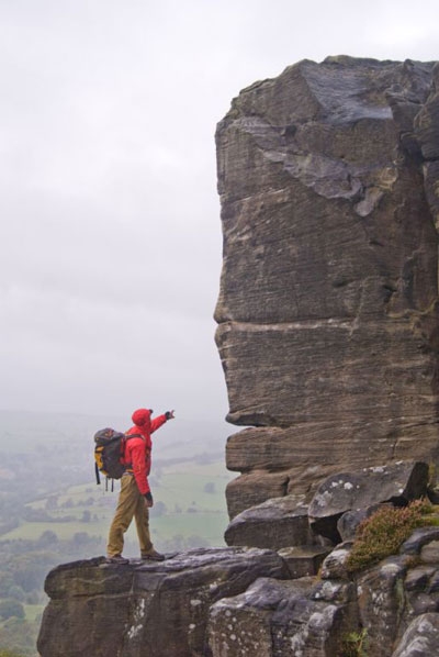 Peak district: arrampicata trad sull’hard grit - Viaggio lampo di Erik Švab, Igor Zerjal, Stefano Staffetta (Staffo) e Klemen Premrl che ripetono diverse vie fino all'E6 sul mitico hard grit del Peak district, in compagnia dei local boys della banda di Sheffield.