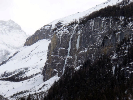 Kandersteg, l’ice festival, le cascate di ghiaccio, le gare - Marcello Sanguineti e l’ottava edizione dell’Ice Climbing Festival di Kandersteg (Alpi Bernesi).