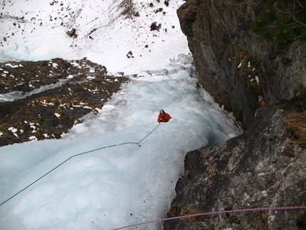 Kandersteg, l’ice festival, le cascate di ghiaccio, le gare - Marcello Sanguineti e l’ottava edizione dell’Ice Climbing Festival di Kandersteg (Alpi Bernesi).