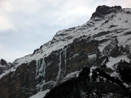 Kandersteg, l’ice festival, le cascate di ghiaccio, le gare - Marcello Sanguineti e l’ottava edizione dell’Ice Climbing Festival di Kandersteg (Alpi Bernesi).
