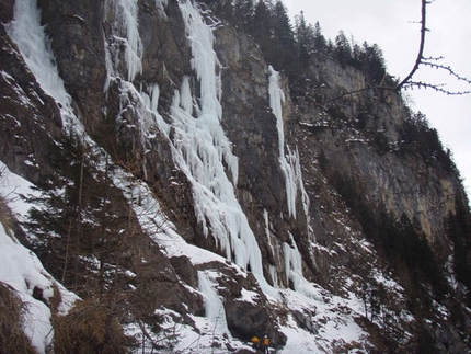 Kandersteg, l’ice festival, le cascate di ghiaccio, le gare - Marcello Sanguineti e l’ottava edizione dell’Ice Climbing Festival di Kandersteg (Alpi Bernesi).